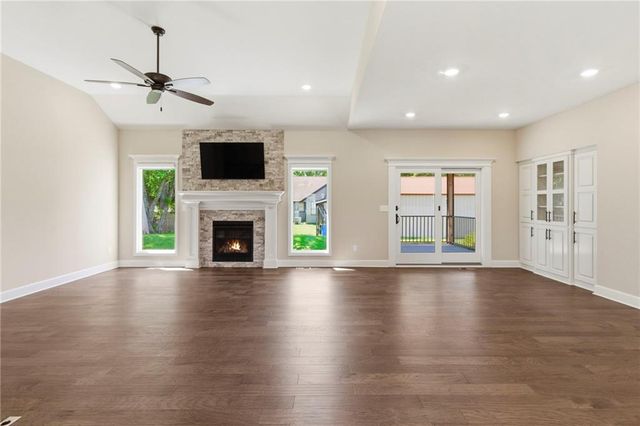 404 W 10th Street, Lawson, MO 64062