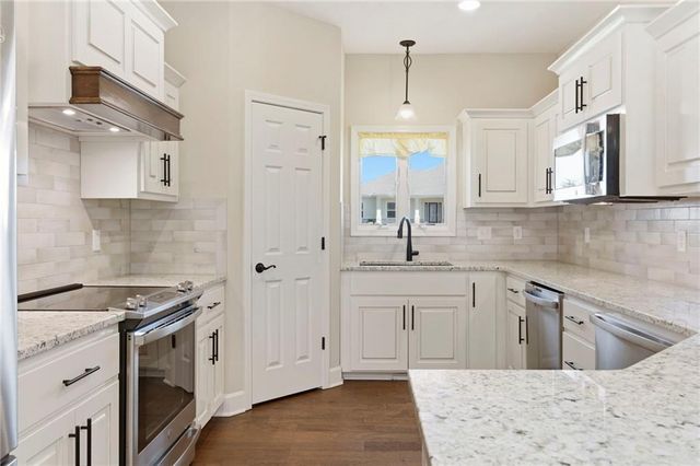 404 W 10th Street, Lawson, MO 64062