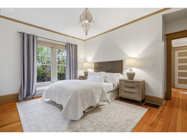 9889 Nw HOGE Ave, Portland, OR 97231