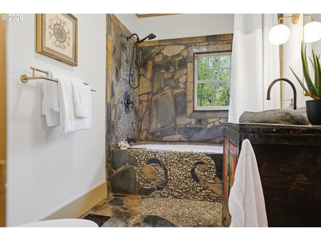 9889 Nw HOGE Ave, Portland, OR 97231