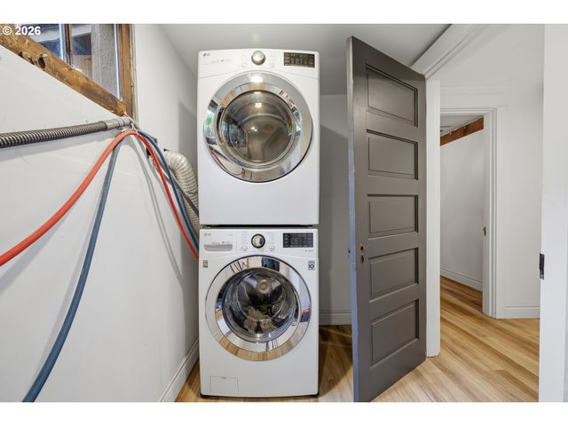 9889 Nw HOGE Ave, Portland, OR 97231