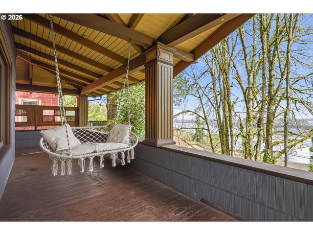 9889 Nw HOGE Ave, Portland, OR 97231