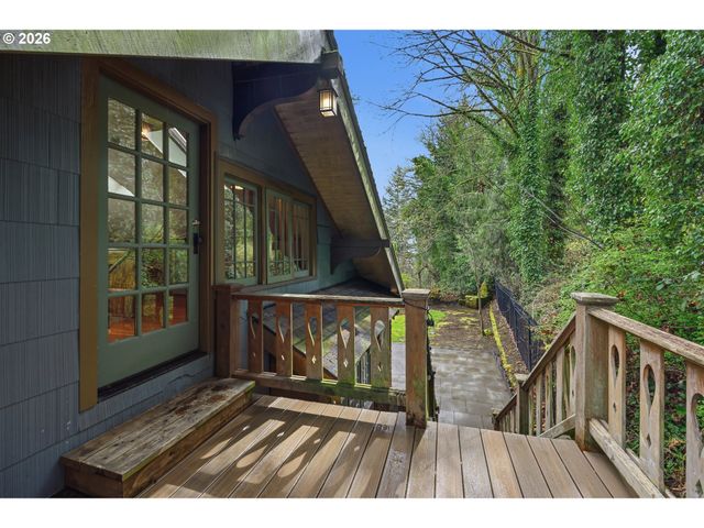 9889 Nw HOGE Ave, Portland, OR 97231