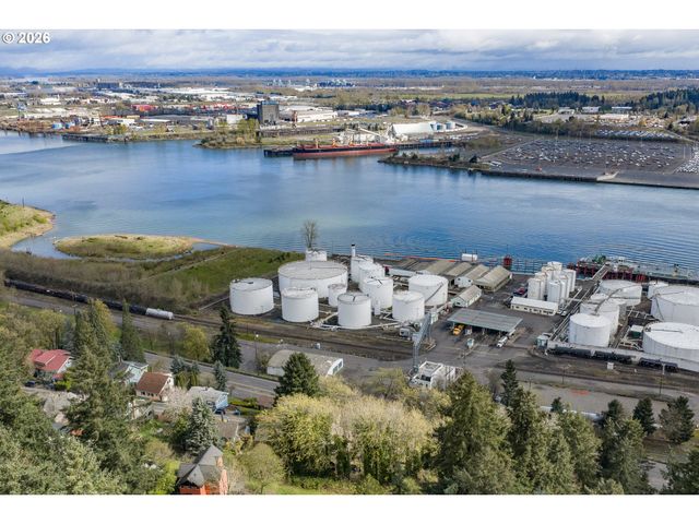 9889 Nw HOGE Ave, Portland, OR 97231