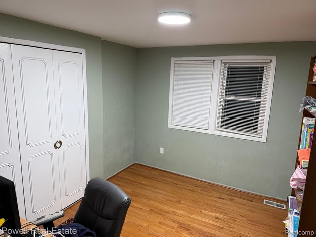 1798 Brentwood Drive, Troy, MI 48098