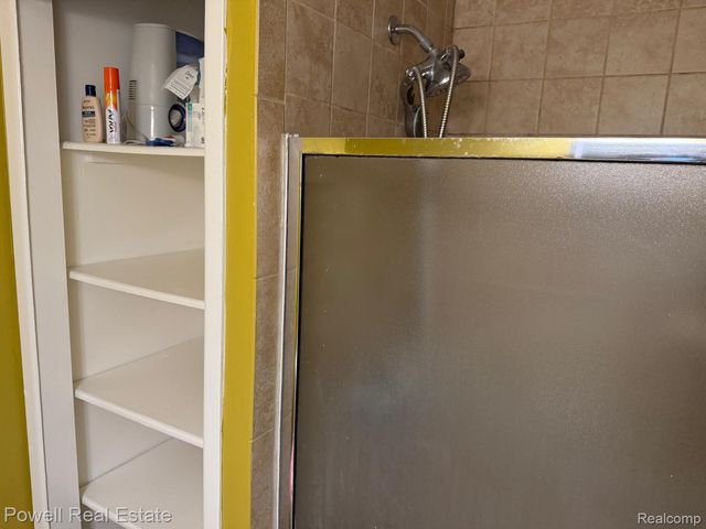 1798 Brentwood Drive, Troy, MI 48098