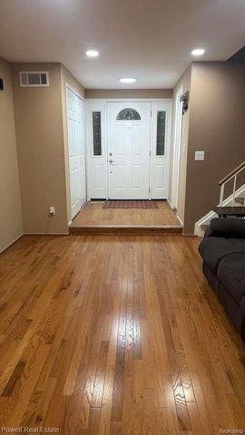 1798 Brentwood Drive, Troy, MI 48098