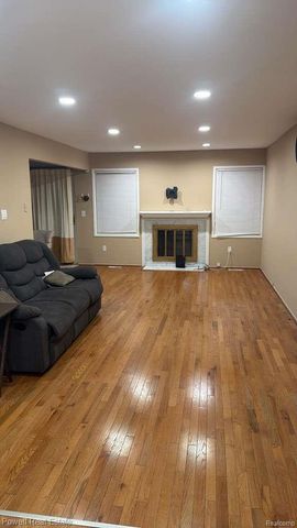 1798 Brentwood Drive, Troy, MI 48098