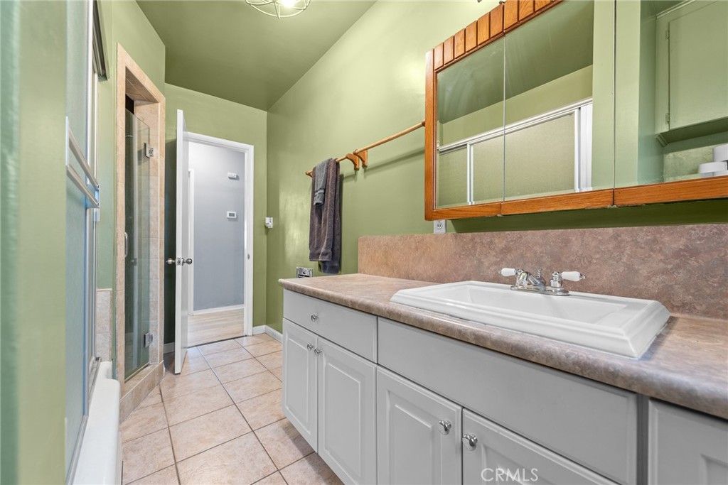 Image 13 of property listing at 4734 Sierra, Riverside, CA 92504