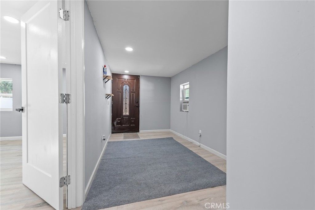Image 18 of property listing at 4734 Sierra, Riverside, CA 92504