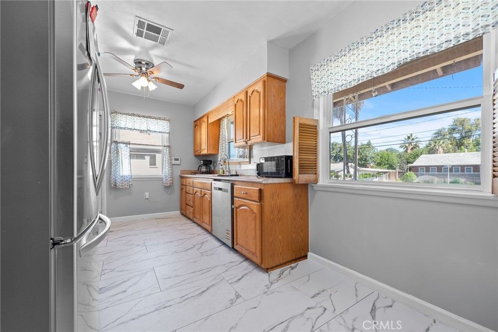 Image 24 of property listing at 4734 Sierra, Riverside, CA 92504