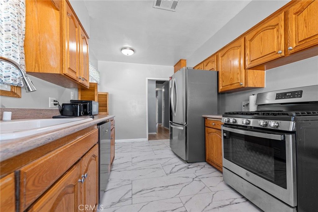 Image 26 of property listing at 4734 Sierra, Riverside, CA 92504