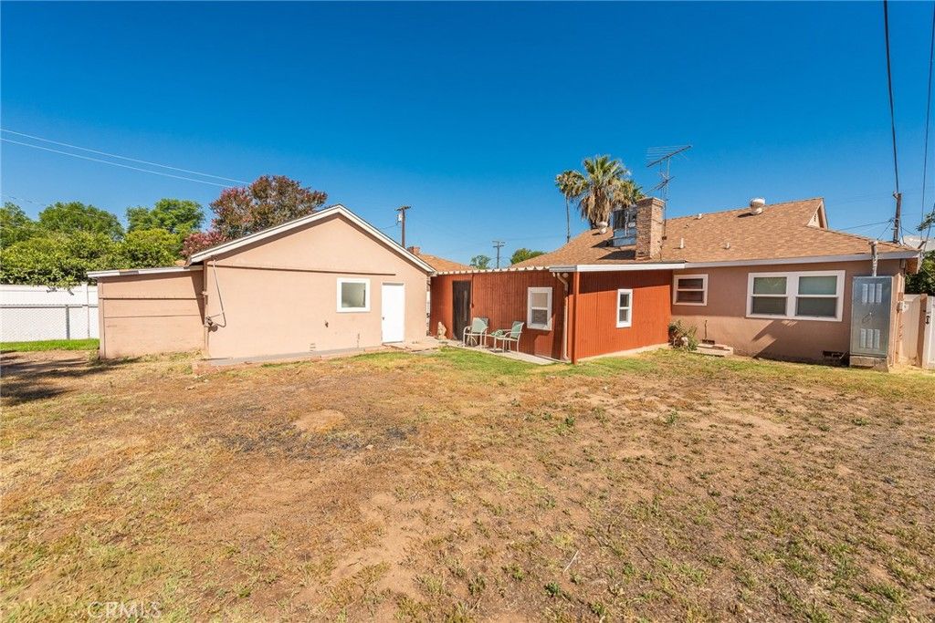 Image 5 of property listing at 4734 Sierra, Riverside, CA 92504