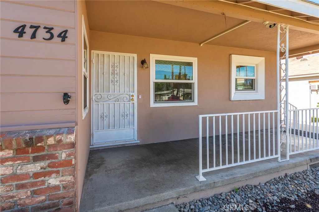 Image 6 of property listing at 4734 Sierra, Riverside, CA 92504
