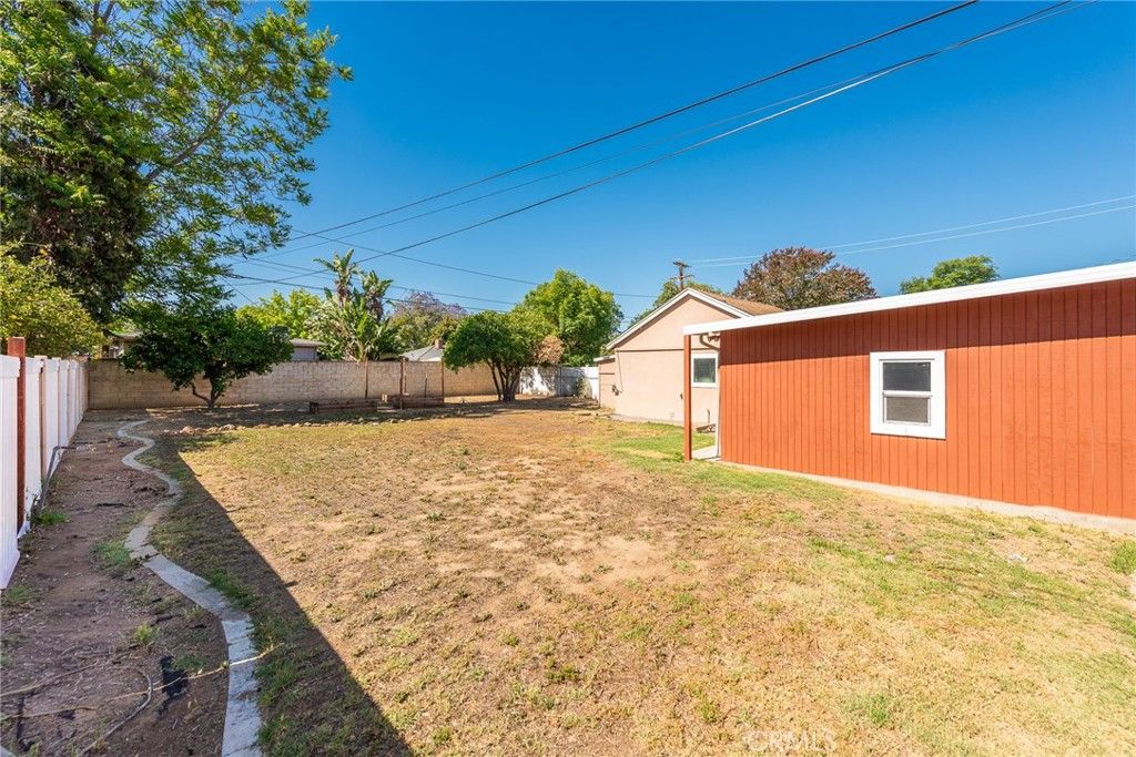 Image 9 of property listing at 4734 Sierra, Riverside, CA 92504