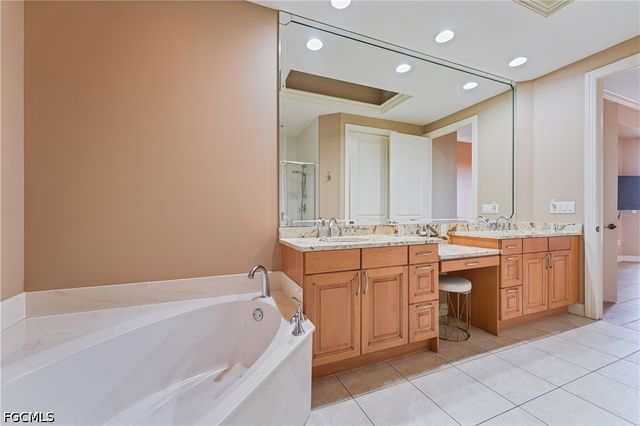 14380 Riva Del Lago DR 2003, Fort Myers, FL 33907