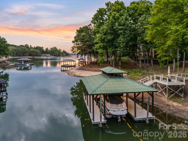 2243 Whiterock Court, Sherrills Ford, NC 28673
