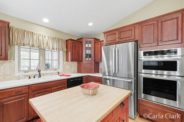 7987 Tiffany Avenue NE, Rockford, MI 49341