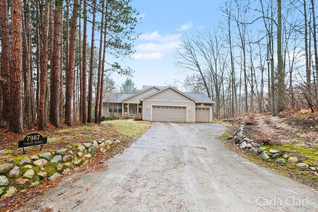 7987 Tiffany Avenue NE, Rockford, MI 49341
