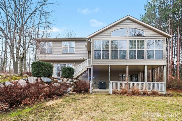 7987 Tiffany Avenue NE, Rockford, MI 49341