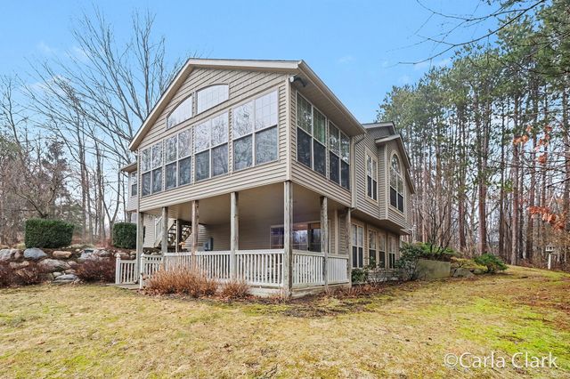 7987 Tiffany Avenue NE, Rockford, MI 49341