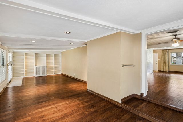 505 Caduceus Lane, Hurst, TX 76053