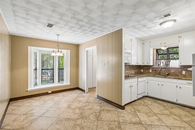 505 Caduceus Lane, Hurst, TX 76053