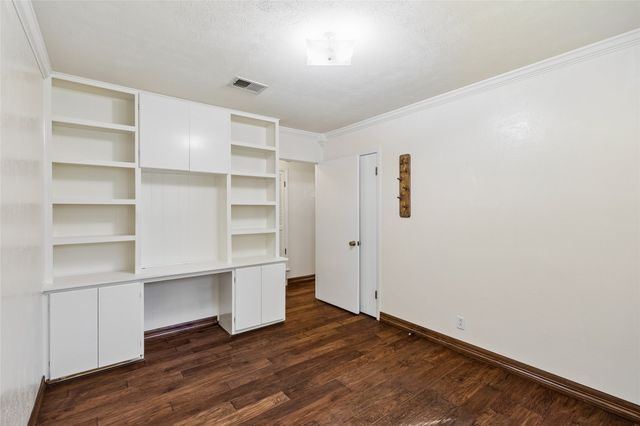 505 Caduceus Lane, Hurst, TX 76053