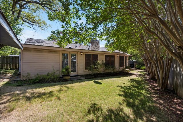 505 Caduceus Lane, Hurst, TX 76053