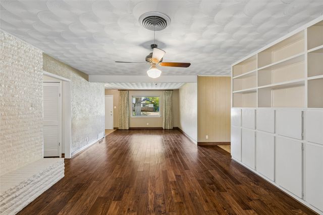 505 Caduceus Lane, Hurst, TX 76053