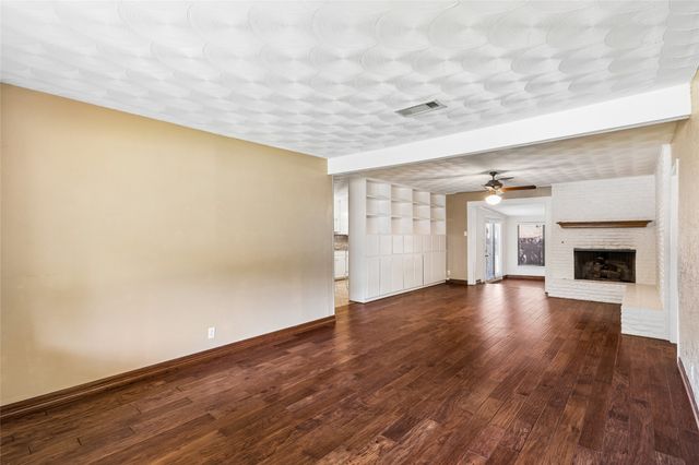 505 Caduceus Lane, Hurst, TX 76053