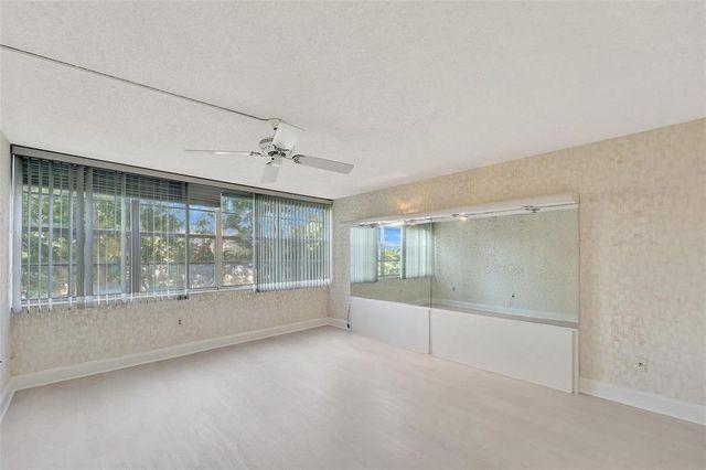 1000 St Charles Place 305, Pembroke Pines, FL 33026