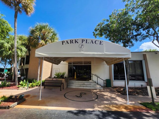 1000 St Charles Place 305, Pembroke Pines, FL 33026