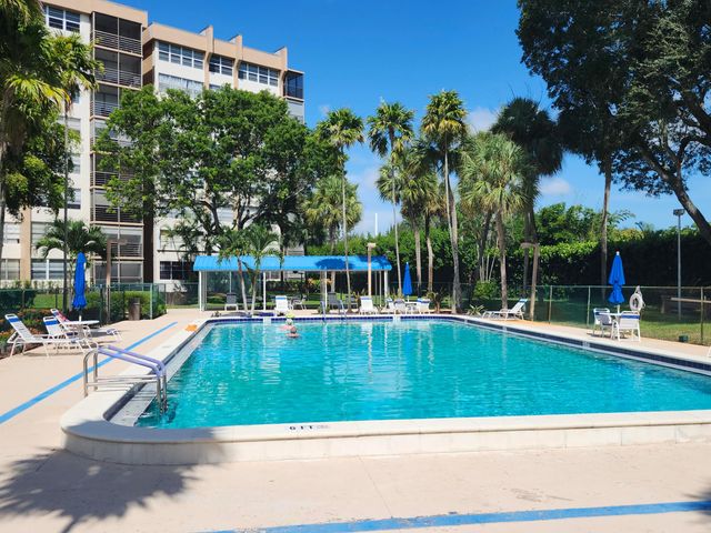 1000 St Charles Place 305, Pembroke Pines, FL 33026