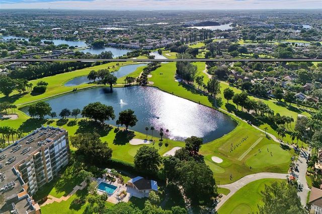 1000 St Charles Place 305, Pembroke Pines, FL 33026