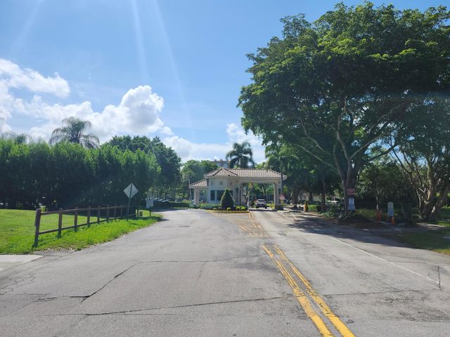 1000 St Charles Place 305, Pembroke Pines, FL 33026