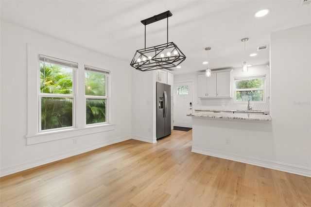 2010 DARTMOUTH AVENUE N, St Petersburg, FL 33713