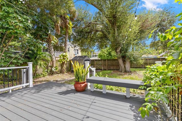 2010 DARTMOUTH AVENUE N, St Petersburg, FL 33713