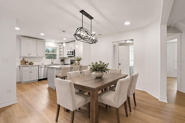 2010 DARTMOUTH AVENUE N, St Petersburg, FL 33713
