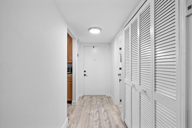 9350 Sunrise Lakes Boulevard 205, Sunrise, FL 33322