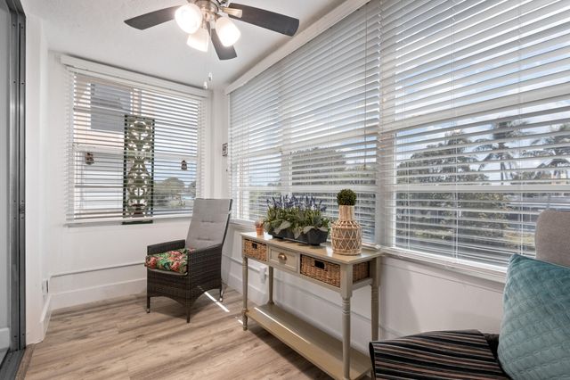 9350 Sunrise Lakes Boulevard 205, Sunrise, FL 33322