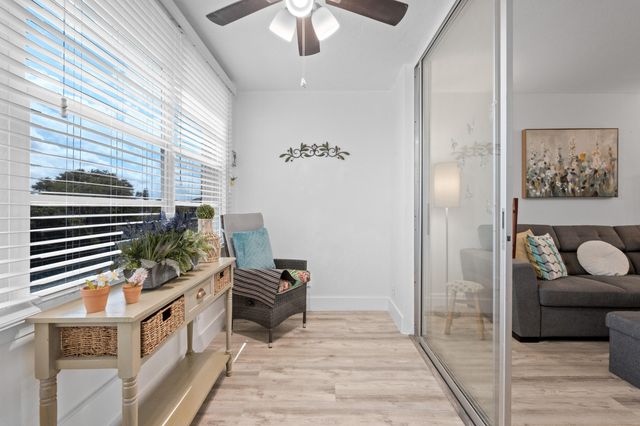 9350 Sunrise Lakes Boulevard 205, Sunrise, FL 33322