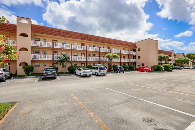 9350 Sunrise Lakes Boulevard 205, Sunrise, FL 33322