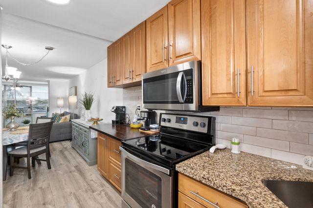 9350 Sunrise Lakes Boulevard 205, Sunrise, FL 33322