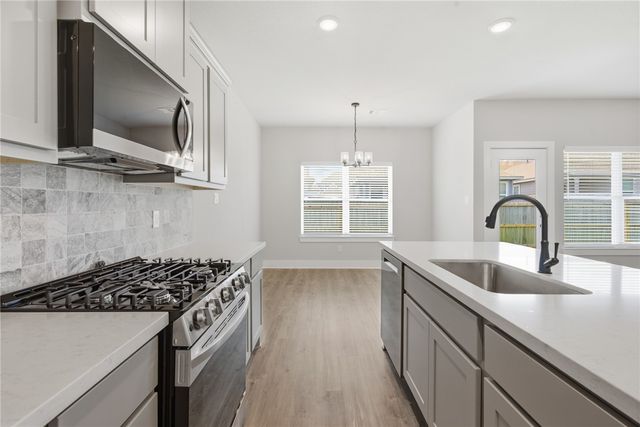905 Fork Court, College Station, TX 77845