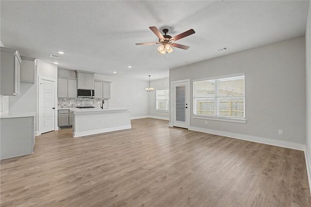 905 Fork Court, College Station, TX 77845