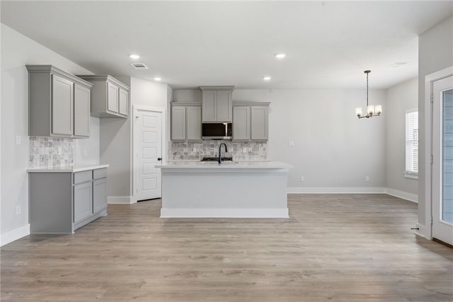 905 Fork Court, College Station, TX 77845