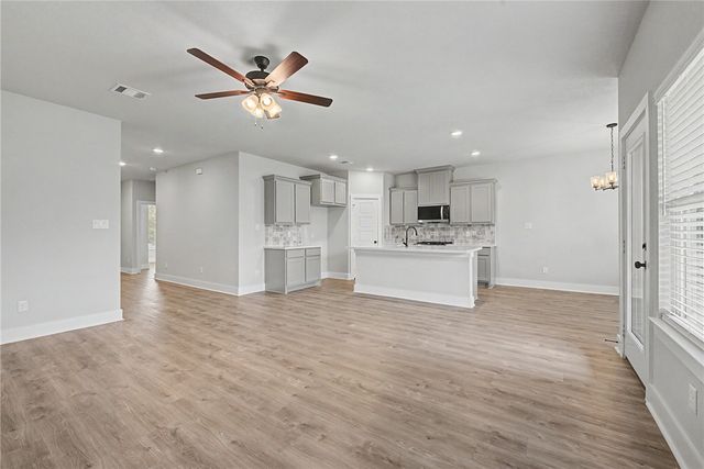 905 Fork Court, College Station, TX 77845