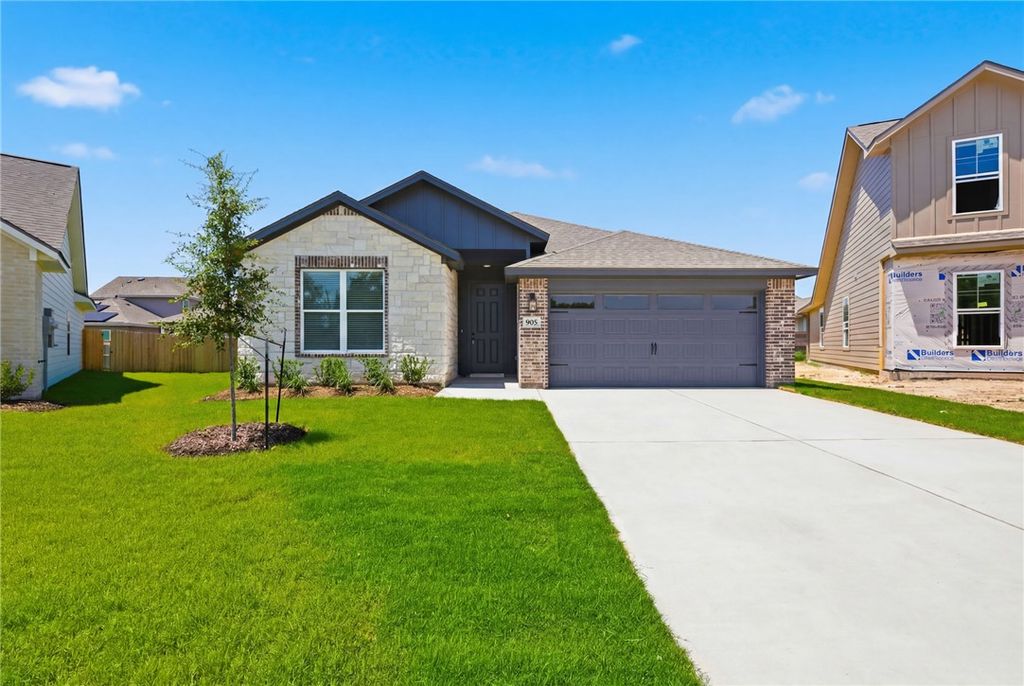 905 Fork Court, College Station, TX 77845