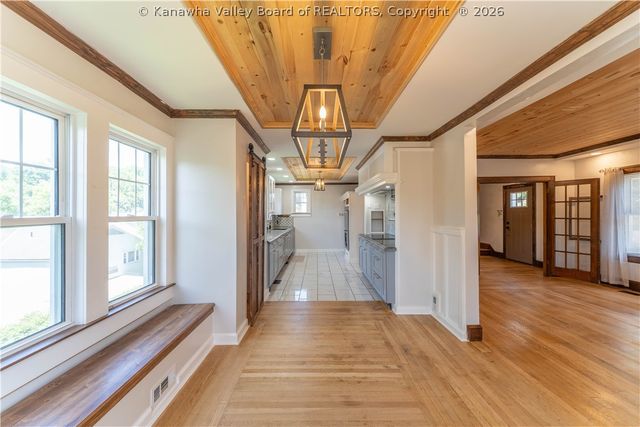 929 Greendale Drive, Charleston, WV 25302